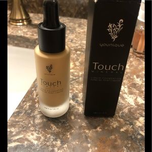 Younique foundation (Lace)